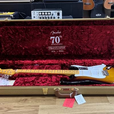 Fender 70th Anniversary American Vintage II 1954 Stratocaster Electric Guitar 2 Colour Sunburst image 9