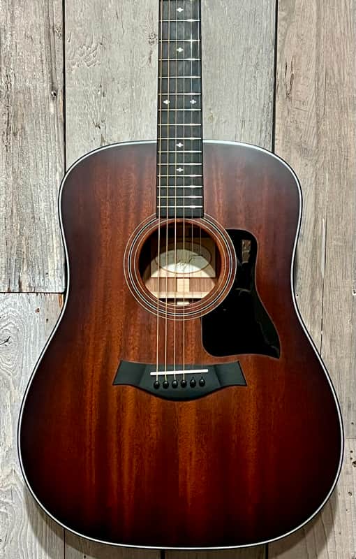 2016 Taylor 320 Special Edition Sapele / Mahogany Shaded Edgeburst, Excellent Condition, OHSC & Pro Setup Included !