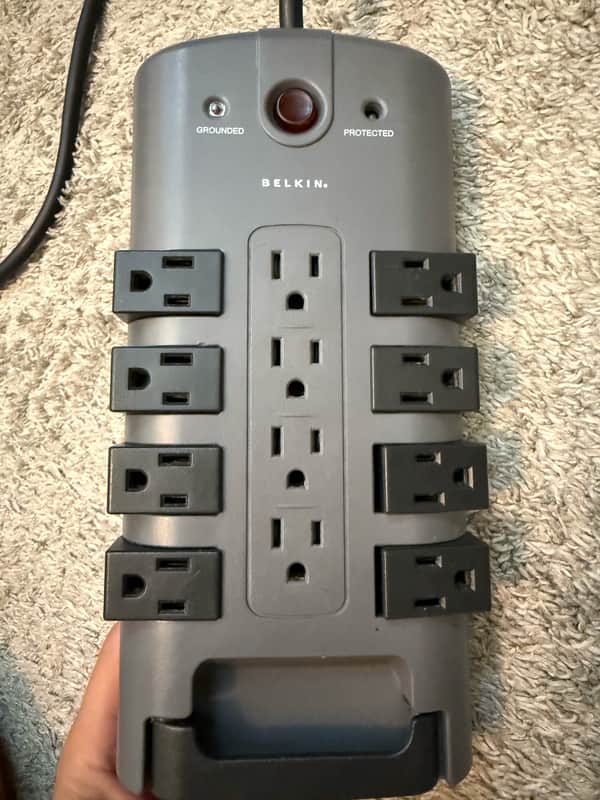 Belkin Surge Protector 12 AC Outlets (2018 - Grey) image 1