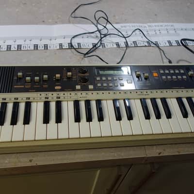 Casio MT-70 Casiotone 49-Key Synthesizer | Reverb