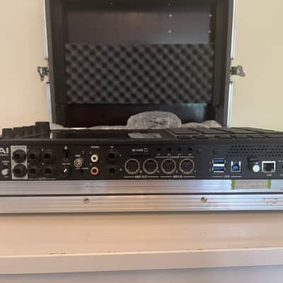 Akai Professional MPC Live II Standalone Sequencer/Studio & Flight Case image 3