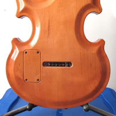 Wolf Moehrle guitar Hobbit image 3