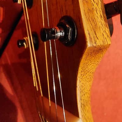 TRAVELER GUITARS Redlands Concert (Mahogany) - "B-Stock" image 2