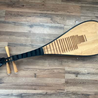 Unknown 4 string Mid 90’s - Black lacquer and natural wood image 1