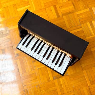 Mysterious Antique Wooden 25-Keys Upright Real Toy Piano probably made in France in 1950s! Read the full ad! image 13