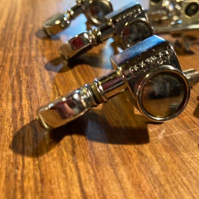 Grover Tuning heads, 3 to a side image 2