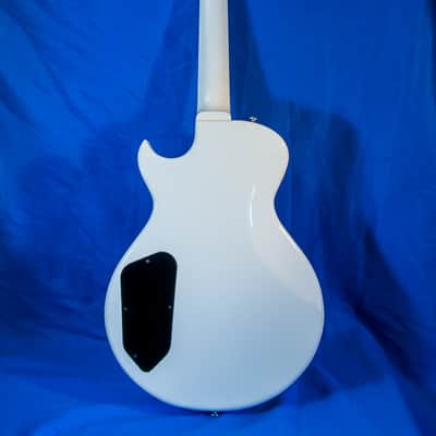 Ibanez  Art 100  White image 2