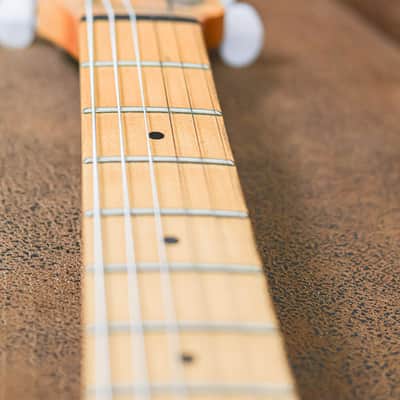 Godin Radiator 2000 | White Pearloid image 9