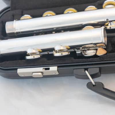 Yamaha YFL-200AD II Advantage Flute *Cleaned & Serviced *Ready to play image 7