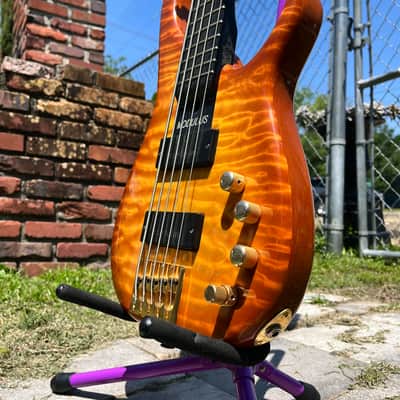 Modulus Quantum 5 2001 - Quilted maple WITH HARD CASE image 3