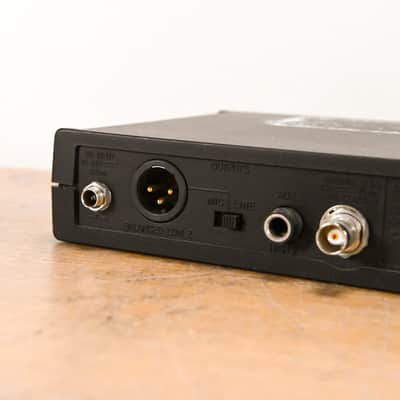 Shure ULXS4 Wireless Receiver - J1 Band: 554-590 MHz (NO POWER SUPPLY) CG0101P image 7