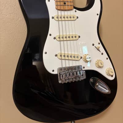 Fender "Squier Series" Standard Stratocaster with Maple Fretboard 1992 - 1996 - Black image 1
