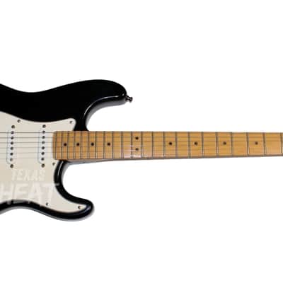 Fender American Standard Stratocaster with Maple Fretboard 1995 - 2000 - Black image 2