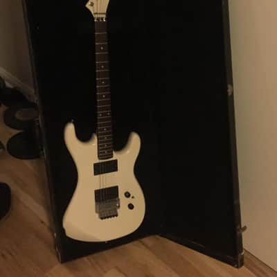 Kramer Striker 200st early 80's White image 3