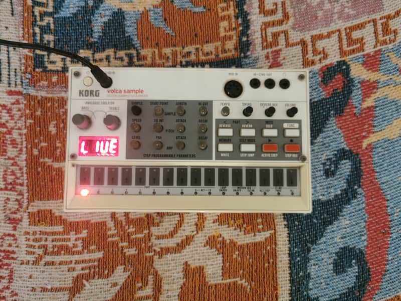 Korg Volca Sample Digital Sample Sequencer 2010s - White image 1