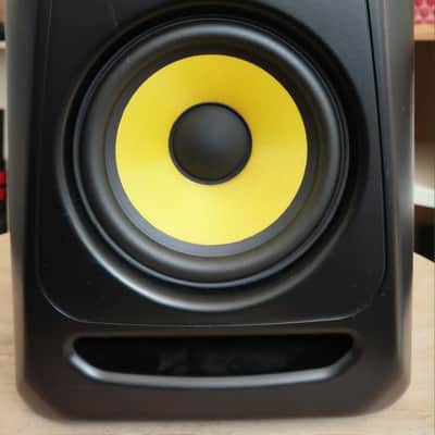 KRK Classic 5 5" Powered Studio Monitor - Single 2023 - Present - Black image 4