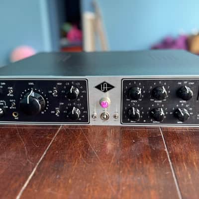 Universal Audio 6176 Channel Strip Preamp & Compressor Top image 9
