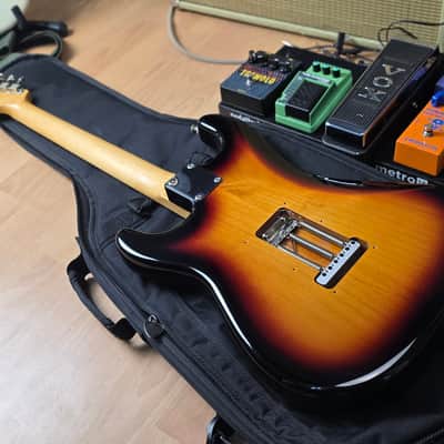 2015 Fender Classic Series 60s Stratocaster 7lbs 5oz 3 Tone Sunburst w/Gig Bag image 5