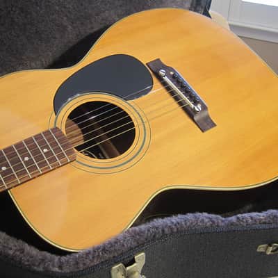 Picador 000-18 Acoustic Guitar Near Perfect Condition with Hard Shell Case Circa-1970s-Natural image 6