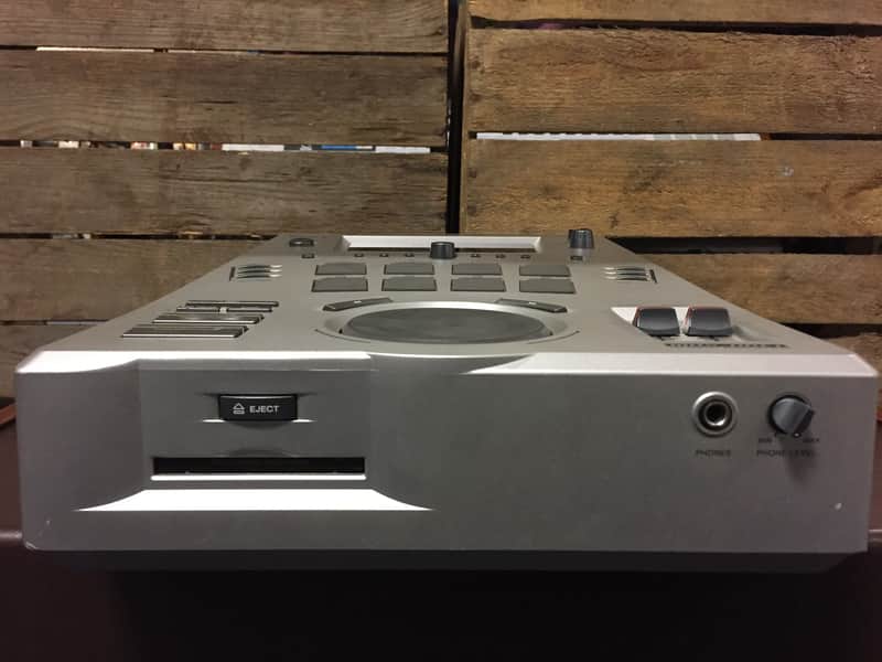 Sony MDS-DRE1 minidisc recorder / player in silver made in Japan