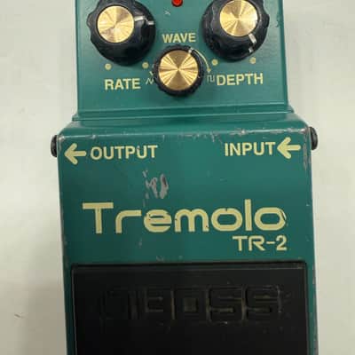 Boss Roland TR-2 Tremolo Guitar Effect Pedal image 2