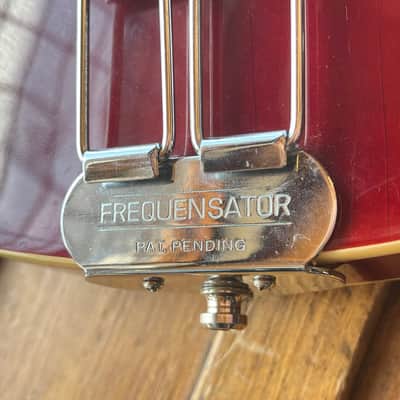 (18279) Epiphone Riviera Mini Ch Semi-Hollow Electric Guitar - 2004 - Cherry image 3