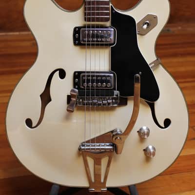 Domino Silverhawk 1960s White image 1
