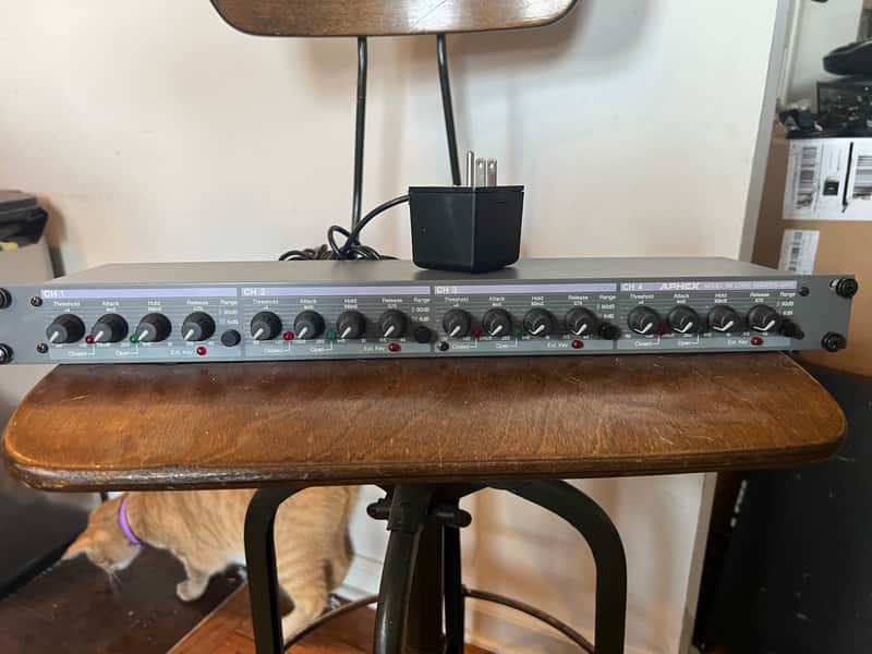 Aphex Model 105 4 Channel Logic Assisted Gate with power supply & rack mount bolts/washers image 1