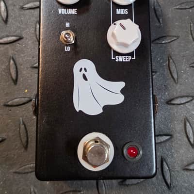 JHS Haunting Mids Sweepable Mids EQ Preamp Tone Shaper image 2
