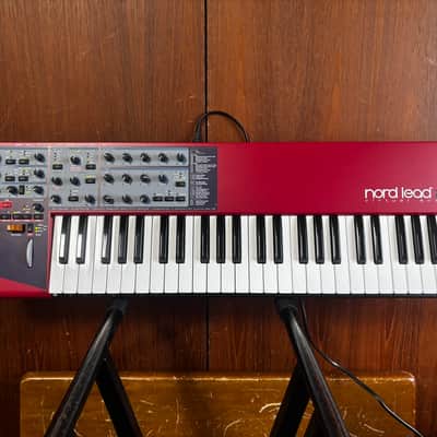 Clavia nord lead 2x 20-voice Analog Modeling Synthesizer w/ gig bag