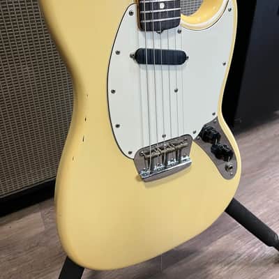 Fender Musicmaster with Rosewood Fretboard 1974 - Olympic White image 3