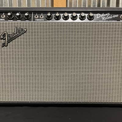 Fender '65 Deluxe Reverb Reissue 22-Watt 1x12" Guitar Combo 1994 - Present - Black image 2