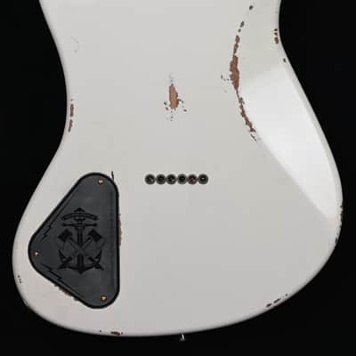 Wild Customs Wildmaster from 2022 in White Ja'o Pinstripe with Case image 7