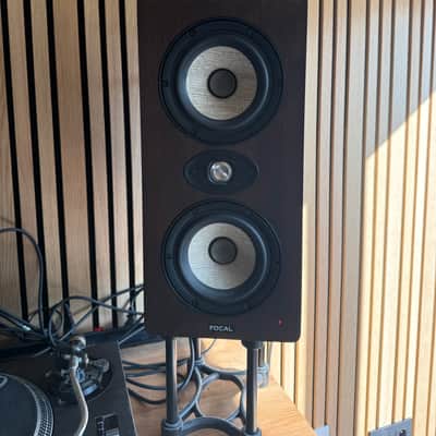 Focal Shape Twin 2.5-Way Active Studio Monitor (PAIR) Dec 2020 - wood image 6