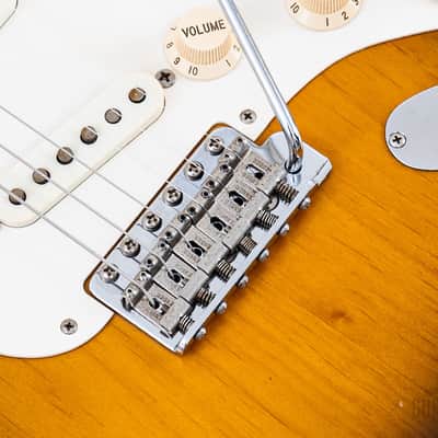 1991 Fender '54 Stratocaster ST54-900 Sunburst Lacquer w/ American Vintage Pickups & Case, Japan MIJ Fujigen image 8