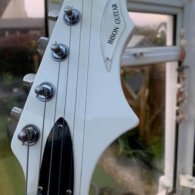 Burns Bison - White, chrome hardware image 4