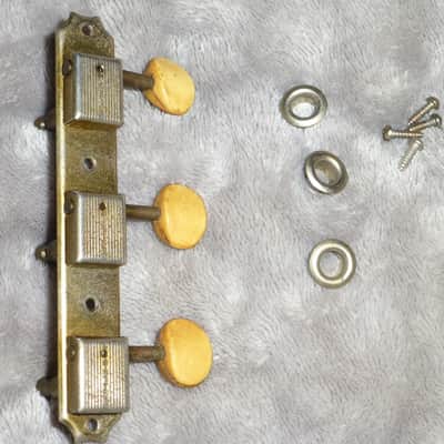 Gibson Kluson Single Line 3 on a Plate Tuners Bass Side 1956 - 1964 With Grommets and Screws Les Paul Jr. J-45 J-50 Etc.  image 2