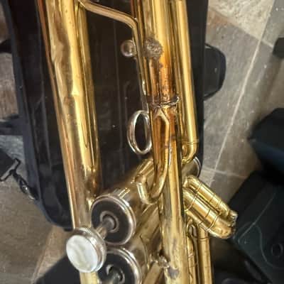 Trumpet with case and  mouthpiece image 12