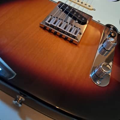 Fender Player Plus Nashville Telecaster with Maple Fretboard 2021 - Present - 3-Color Sunburst image 4