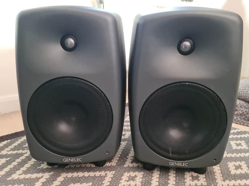 Genelec 8250A SAM 8" Powered Nearfield Studio Monitor (Pair) 2006 - 2016 - Gray with GLM Room Calibration Kit image 1