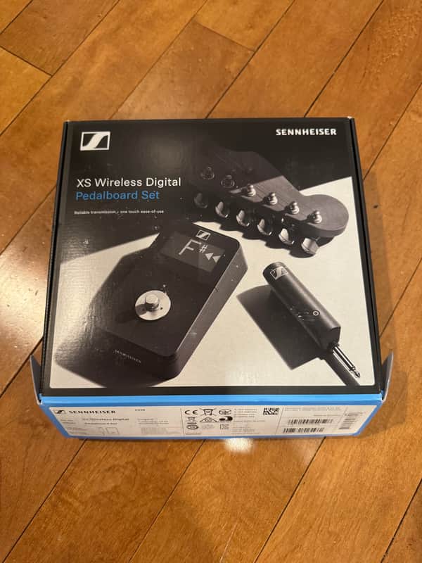 Sennheiser XSW-D Pedalboard Set (Digital Band; 2.4 GHz) Digital Wireless Instrument System with 1/4" Transmitter and Pedalboard Receiver 2019 - Present - Black image 1