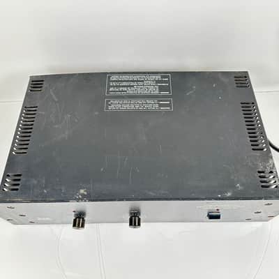 BGW 320 B Commercial Power Amplifier Amp image 5