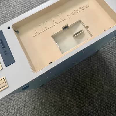 Akai S6000 MIDI Stereo Digital Sampler 1999 - White image 13