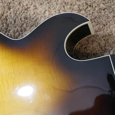 Video! 2001 "Just Shoot Me" Gibson ES-175 Black Top Sunburst Back/Sides | Burnt on TV image 25