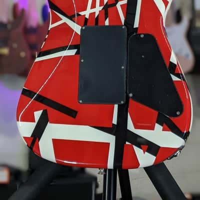 EVH Striped Series Left-Handed - Red w/ Black Stripes *FREE PLEK WITH PURCHASE* 709 image 8