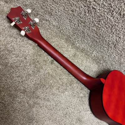 Rogue RU20 Baritone Ukulele w/ Bag image 18
