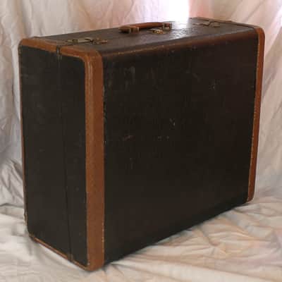 Black Italian Hard Case for Accordion 21.50" x 18" x 9.50" (54.50cm x 45.75cm x 24cm) image 1