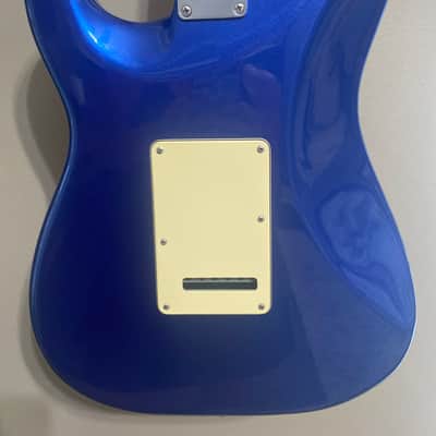 Fender American Ultra Stratocaster with Maple Fretboard 2019 - Cobra Blue image 4