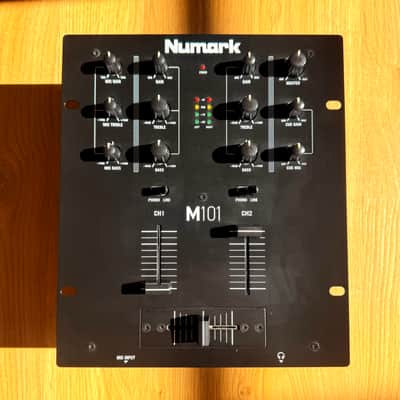 Numark M101 - 2 Channel Rack - Mount DJ Mixer 2010s - Silver image 1