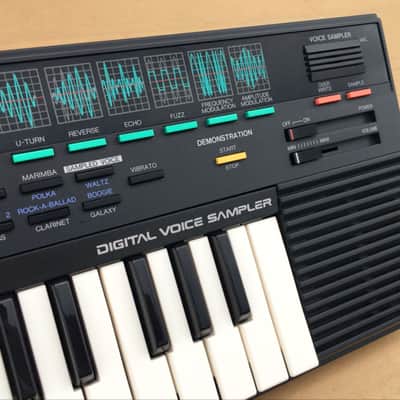 Yamaha VSS-30 Vintage Sampler Synthesizer Keyboard + Case image 3